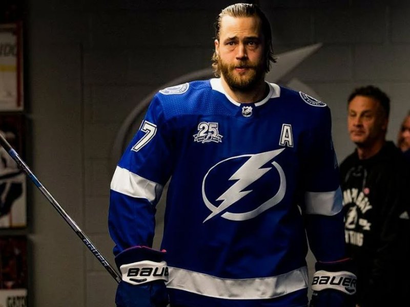 Виктор Хедман: хоккей начинается с обороны