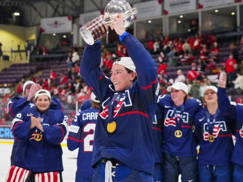 Найт и ветераны диктуют статистику в женском хоккее